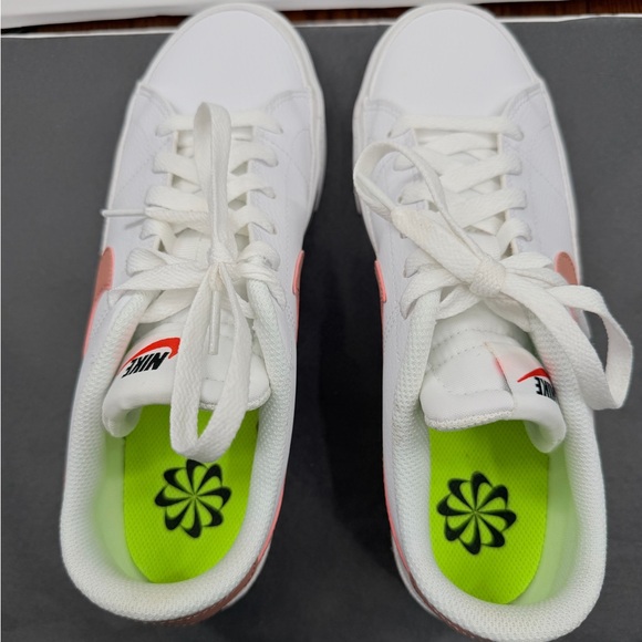 EUC Nike White Rose Whisper Court Legacy Sneakers - Picture 10 of 12